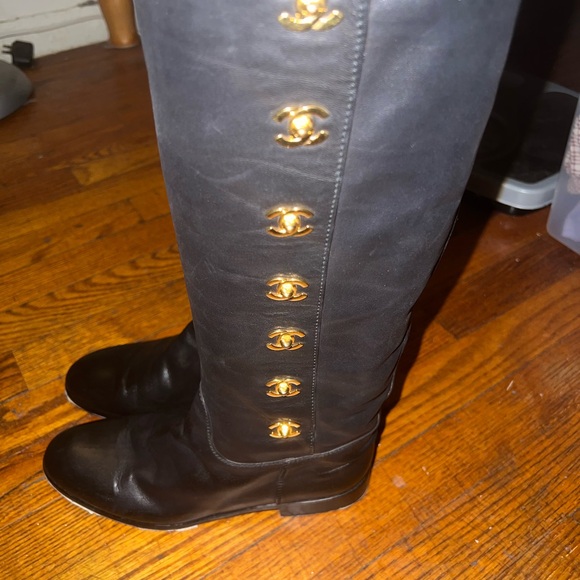 Authentic Chanel cc logo turn lock boots - Picture 3 of 7